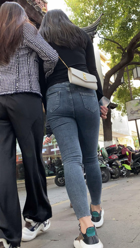 黑衣丰牛小姐姐