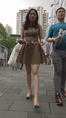 连衣裙妹子