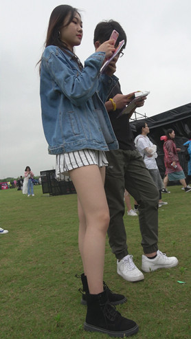 漂亮的白嫩美腿小姐姐