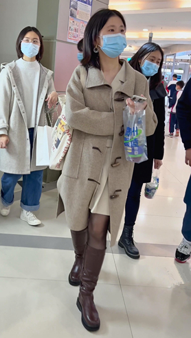 短发小姐姐