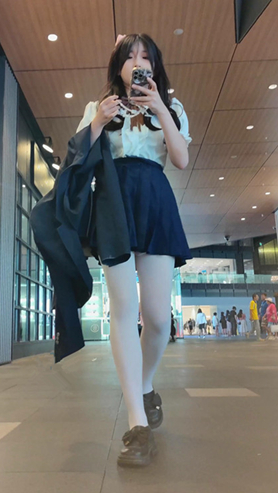 黑裙美女