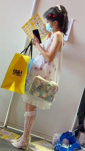 连衣裙小姐姐