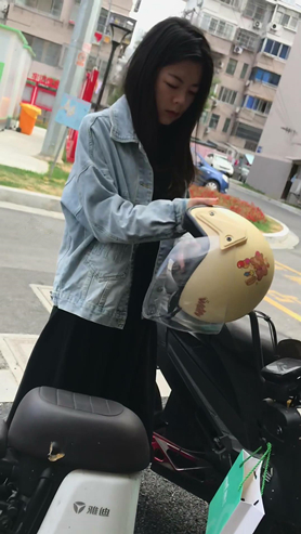 牛仔衣美女