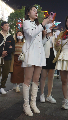 肉丝白裙美女