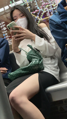 黑裙美女