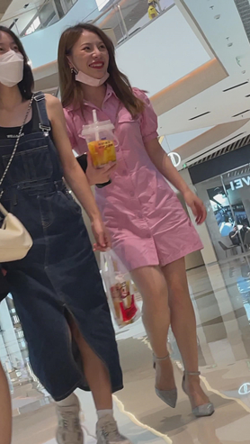 连衣裙美女