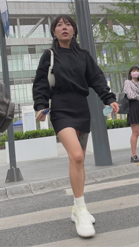 黑裙小姐姐