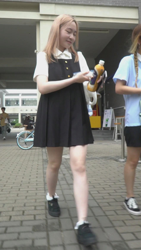 黑裙美女