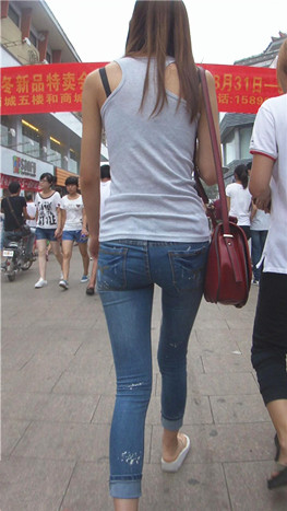 牛仔裤妹子