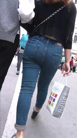 牛仔紧身妹子