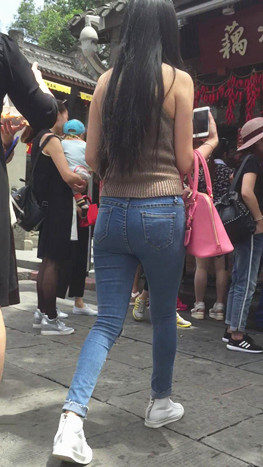 长发牛仔美女