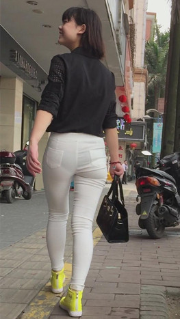 漂亮的极品白透小妹