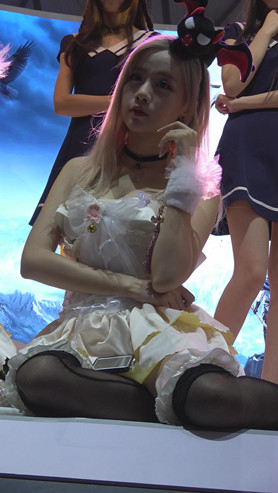漂亮的美女