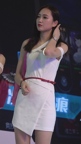 漂亮的白裙小姐姐
