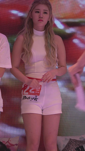 可爱的长发美女