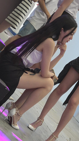 长发小姐姐