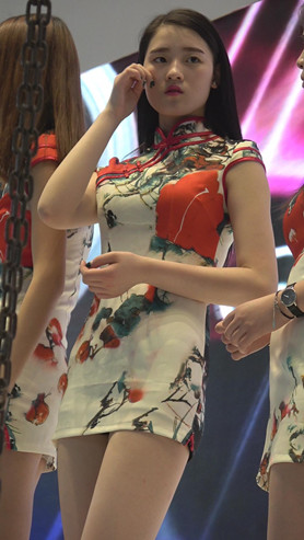 旗袍长发美女