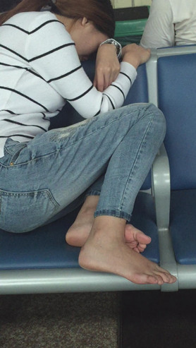 牛仔裤小妹