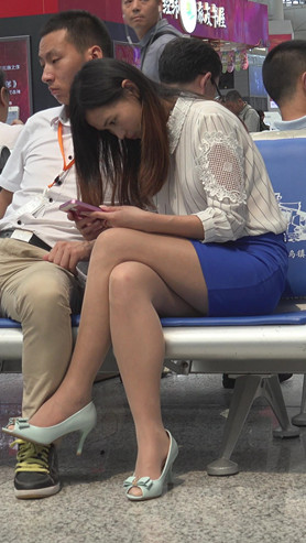 肉丝美腿小姐姐