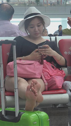 美足小姐姐