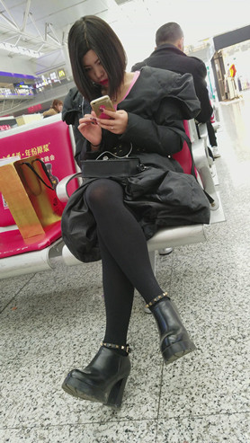 黑丝短发妹子