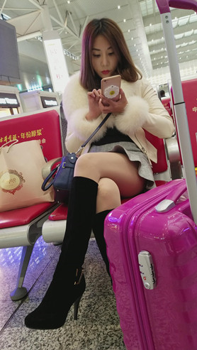 黑色高靴肉丝美女