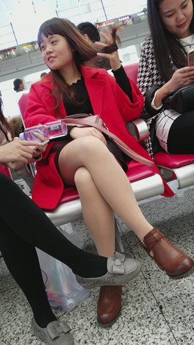 红衣妹子