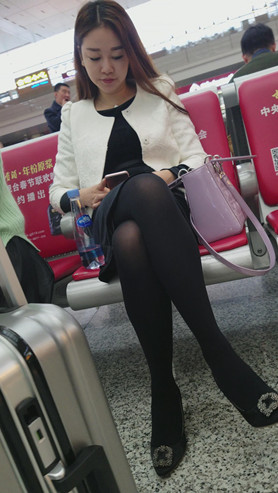 黑丝小美女