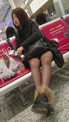 黑丝短发妹纸