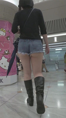 浅蓝牛仔热裤极品妹子