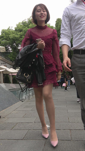 漂亮的短发小姐姐