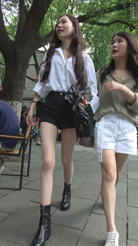 漂亮的长腿白嫩气质美女