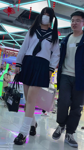 双马尾小姐姐