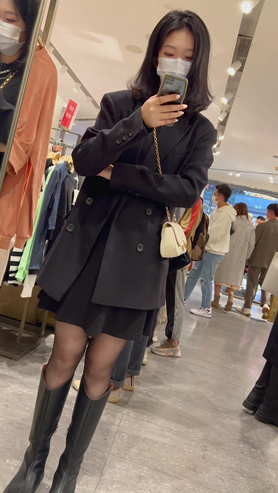 短发小姐姐