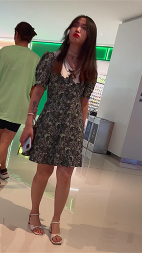 连衣裙美女