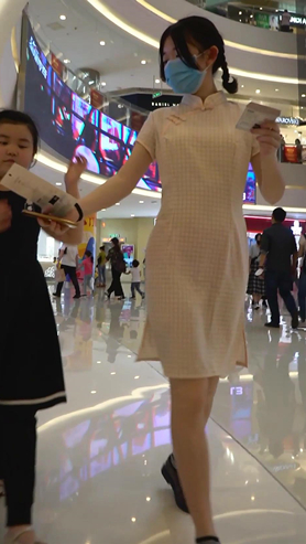 连衣裙小姐姐