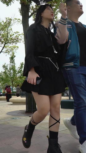 黑裙美女