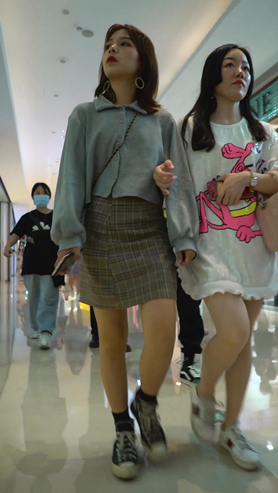 红唇美女