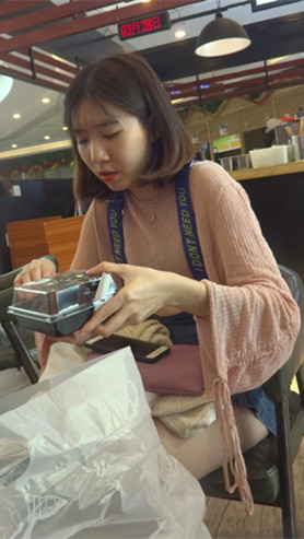 背带小姐姐