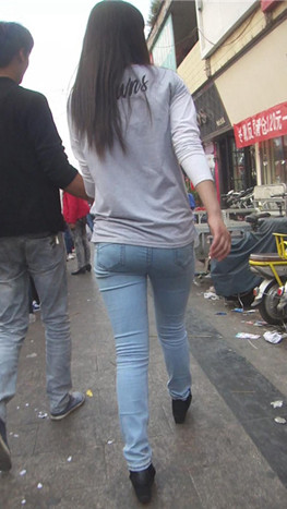 牛仔裤小妹