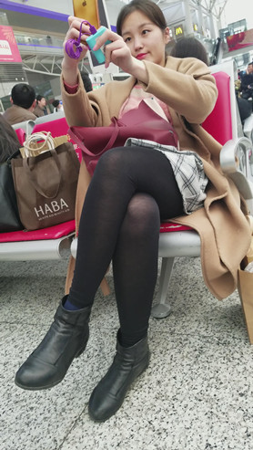 漂亮的黑丝女孩
