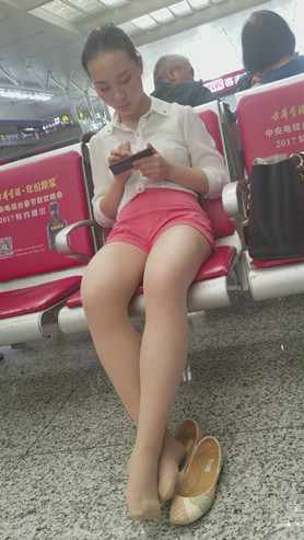 粉裤肉丝小姐姐
