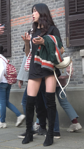 黑色高靴小姐姐
