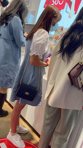 蓝裙美女