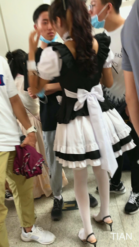 女仆小姐姐
