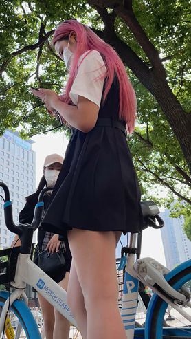 粉色长发美女