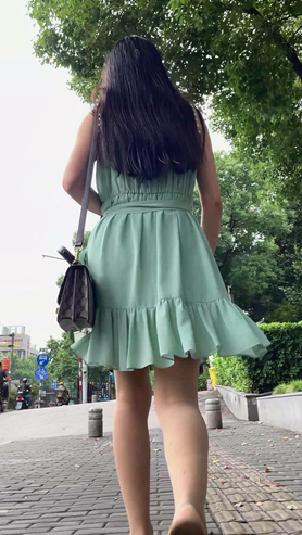 连衣裙小姐姐