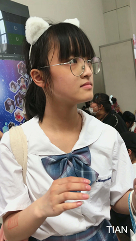 肉丝妹子