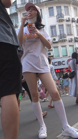 白衣小姐姐