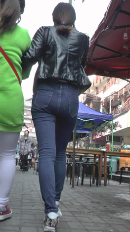皮衣牛仔裤
